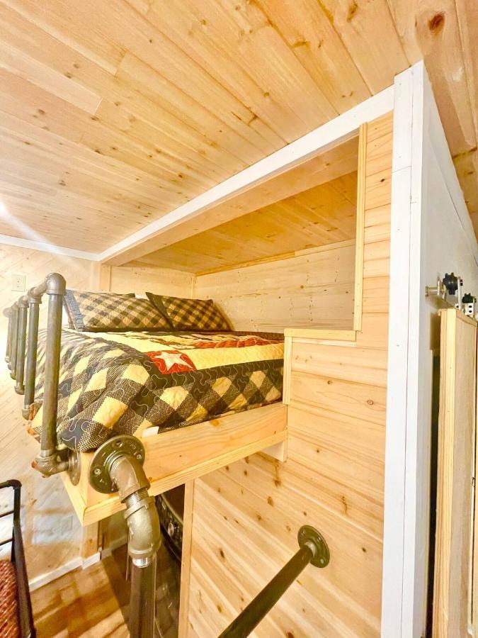 New Tiny Cabin Hot Tub Firepit Fenced Yard Sevierville Exterior foto