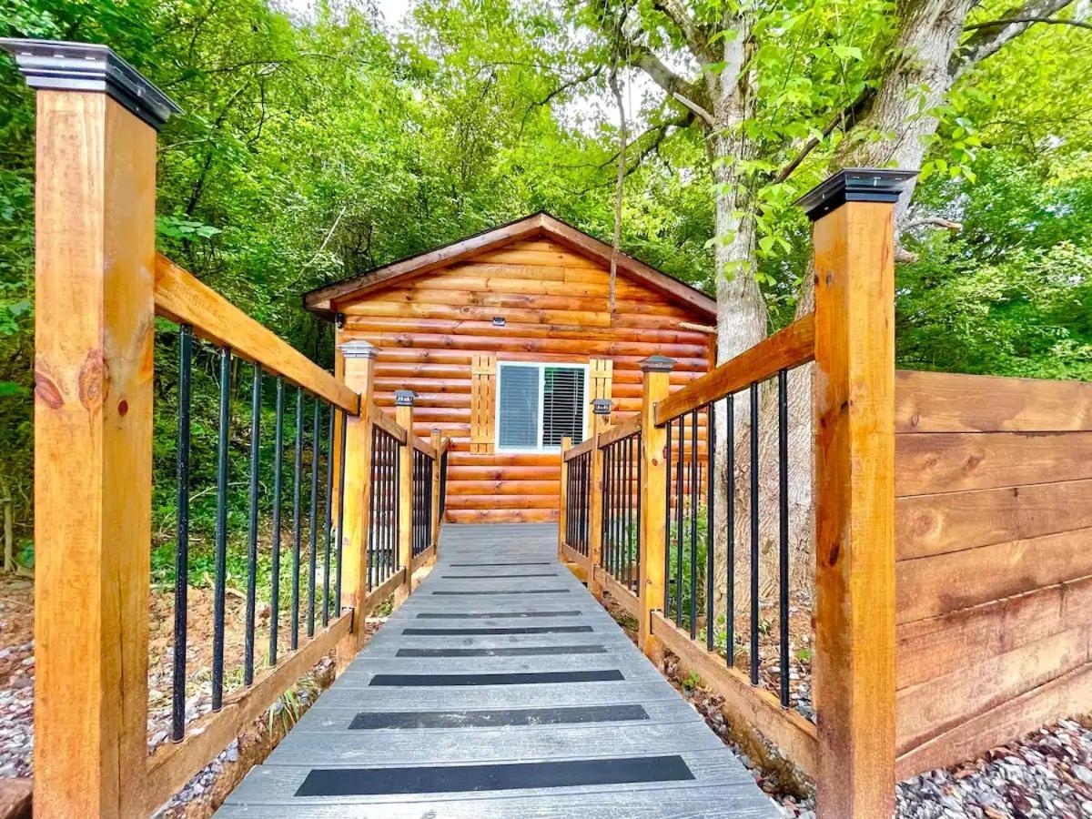 New Tiny Cabin Hot Tub Firepit Fenced Yard Sevierville Exterior foto