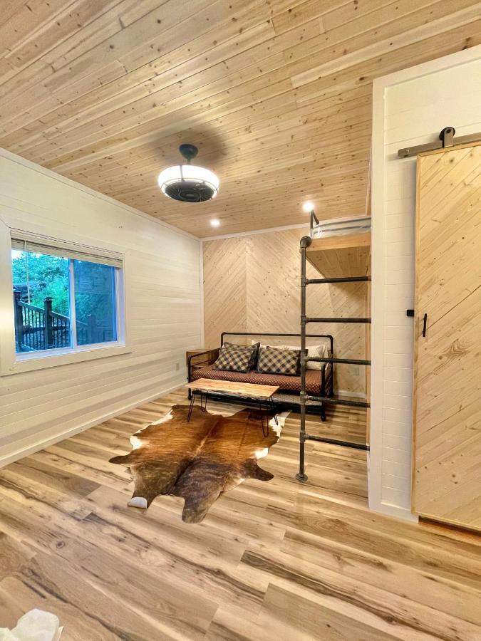 New Tiny Cabin Hot Tub Firepit Fenced Yard Sevierville Exterior foto